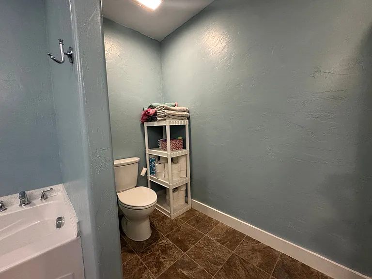 1705 E Glacier St — Photo 16