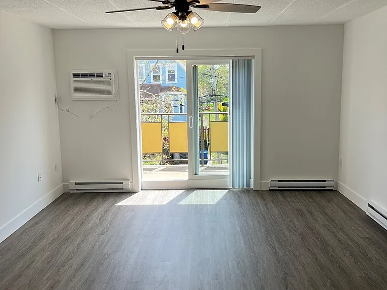 43 Burnham St #C3 — Photo 4