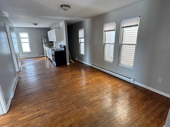 2nd image of 305 S 4th St #2