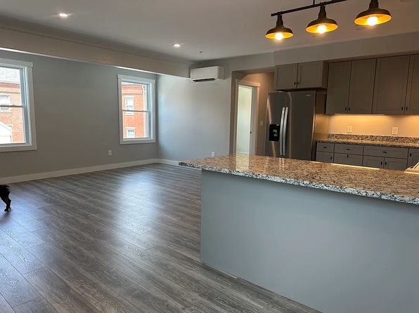 12 Washington St #301