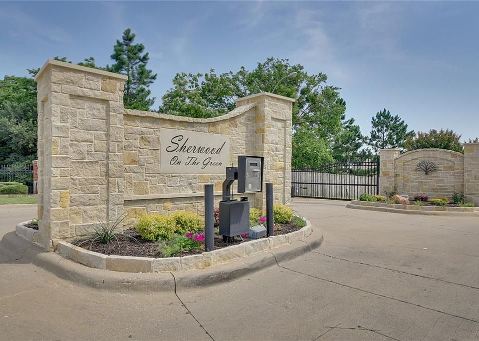 1st image of 14 Forest Dr
