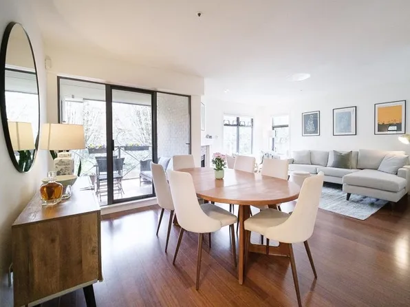 628 W 12th Ave #E302, Vancouver, BC V5Z 1M8