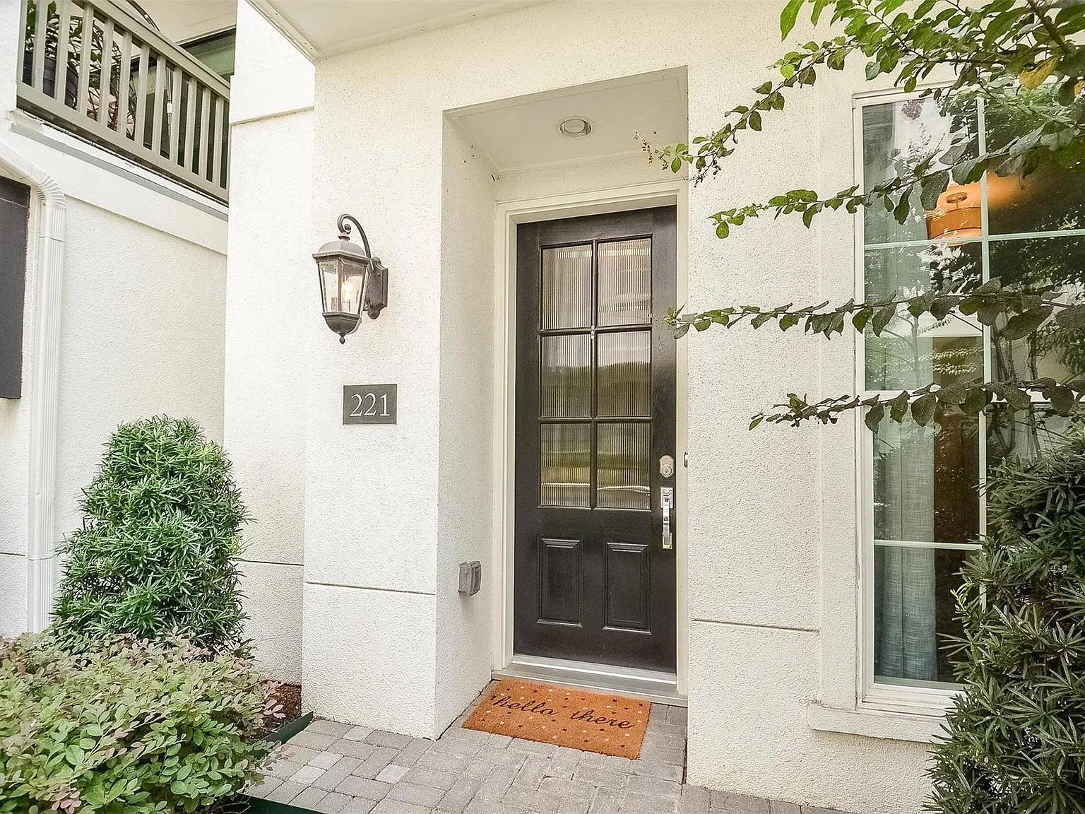3 bed, 3.5 bath, 2209 sqft, $3,250 — Photo 2