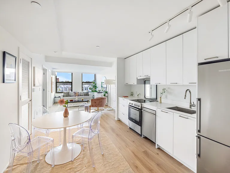 955 Sterling Pl #606 — Photo 3