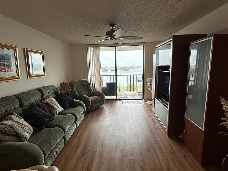 1332 Pasadena Ave S #607 — Photo 23