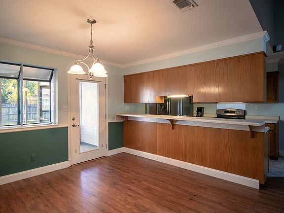 5th image of 9416 Live Oak Ave