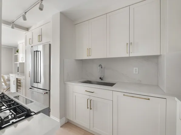 196 East 75th Street image 6 of 12