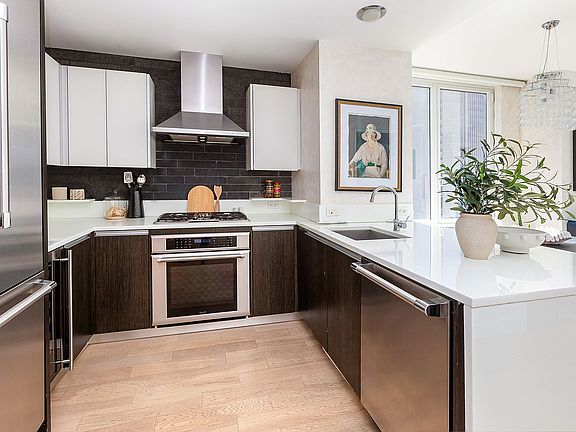 5th image of 247 W 46th St APT 3104