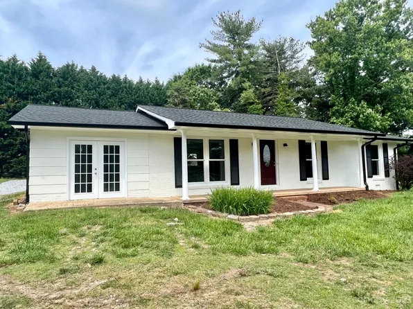 2121 24th St NE, Hickory, NC 28601