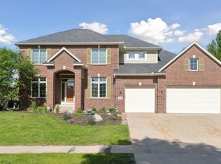 9429 Riley Lake Rd, Eden Prairie, MN 55347