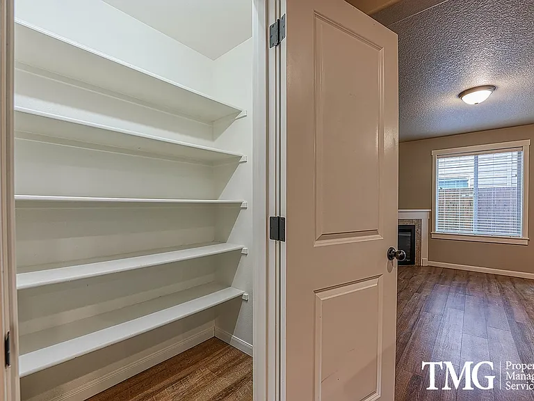 9807 NE 76th Way — Photo 13