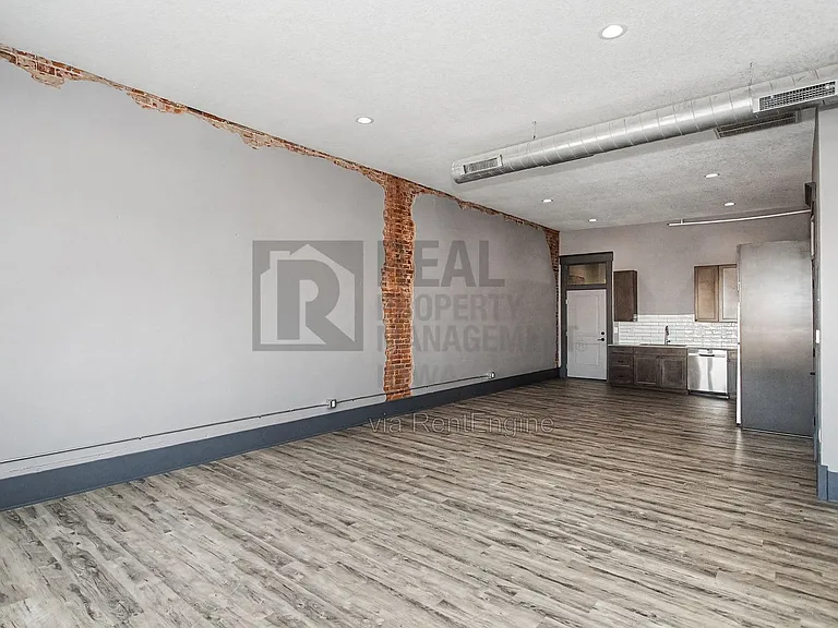 1214 2nd St #8 — Photo 4