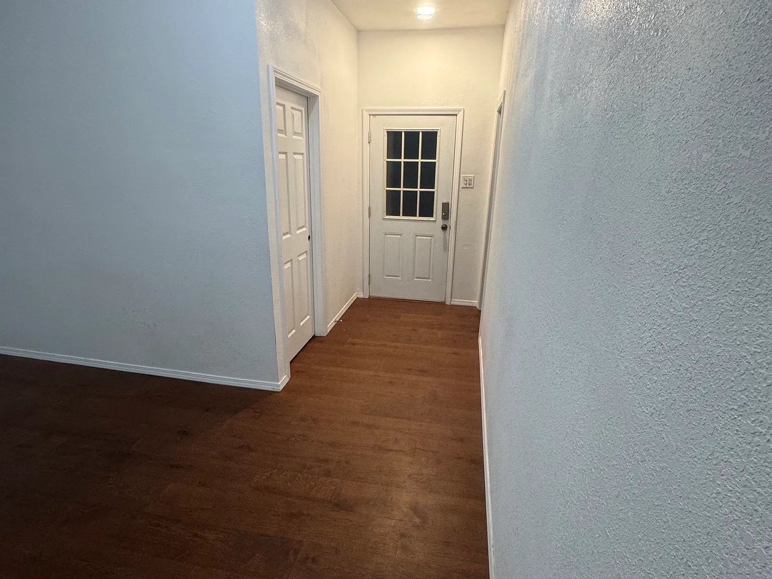 1 bed, 1000 sqft, $1,100 — Photo 3