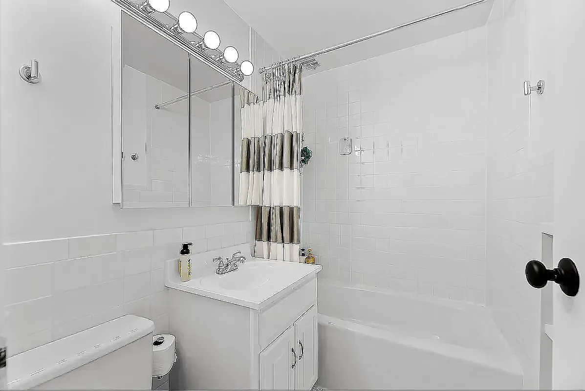 154 West 70th Street — Photo 3