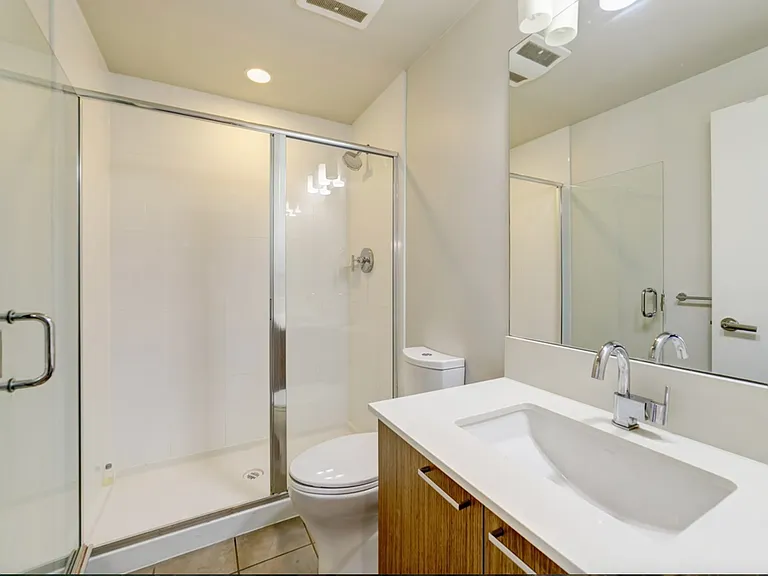 Marine Dr — Photo 2