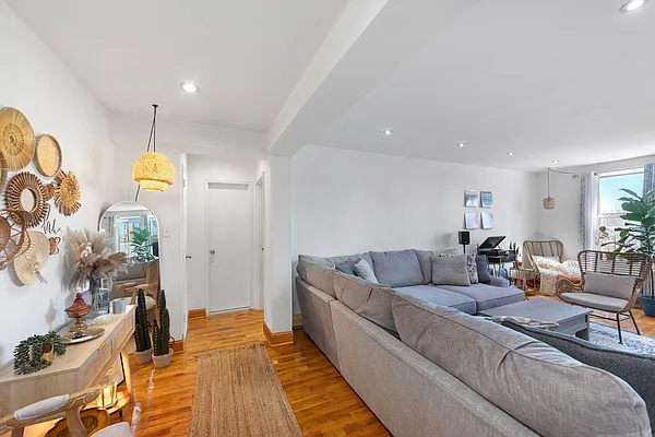 Rented by Coldwell Banker Reliable Real Estate | media 18