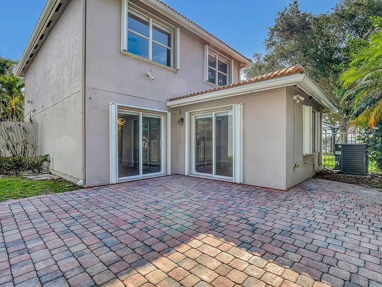 3464 Commodore Ct — Photo 10