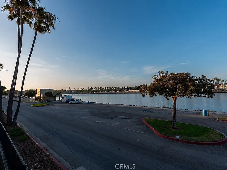 337 La Verne Ave — Photo 49