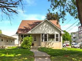 1802 Malvern St, Lauderdale, MN 55113