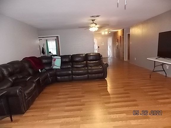 3rd image of 2907 Windsor Dr