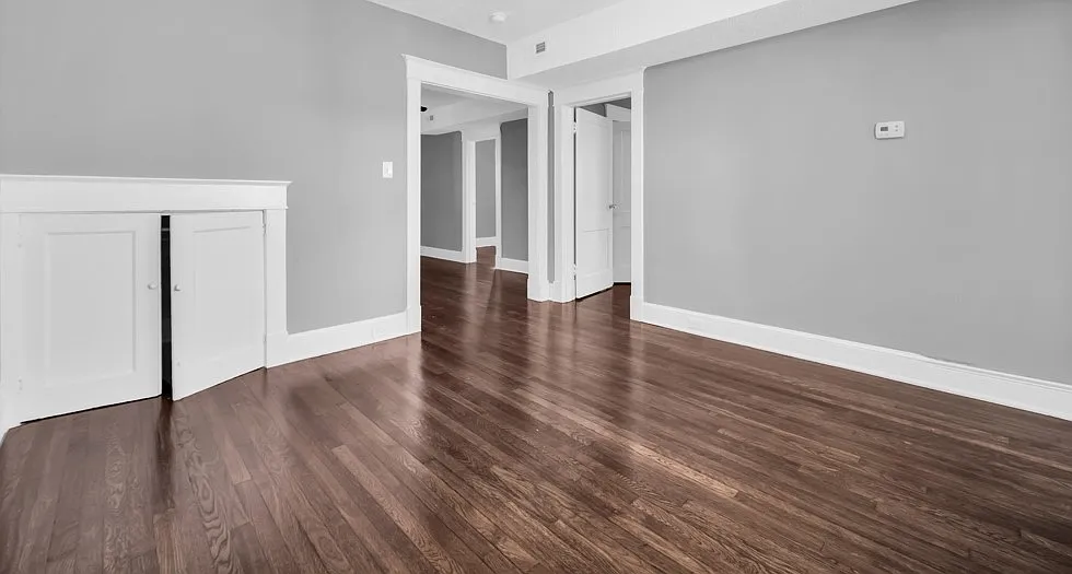2419 Barton Ave — Photo 3