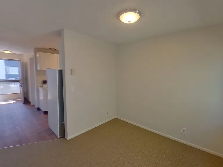 945 E 19th Ave — Photo 12