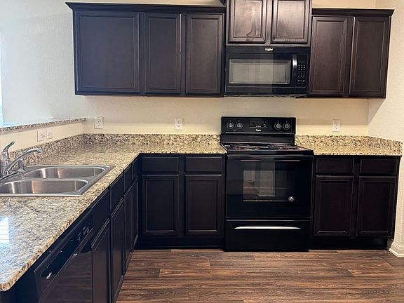 5th image of 1005 Woodward Ct
