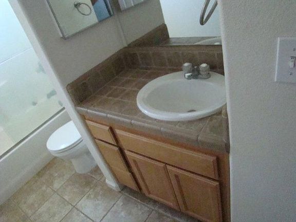 4th image of 543 Margie Pl