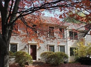 4N585 Whirlaway Dr, Elburn, IL 60119