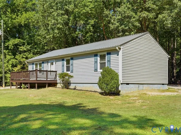 8802 King Dr, Disputanta, VA 23842