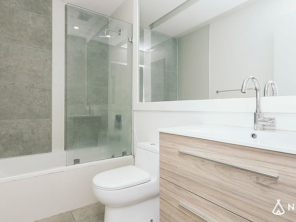 4th image of 555 Graham Ave #2P
