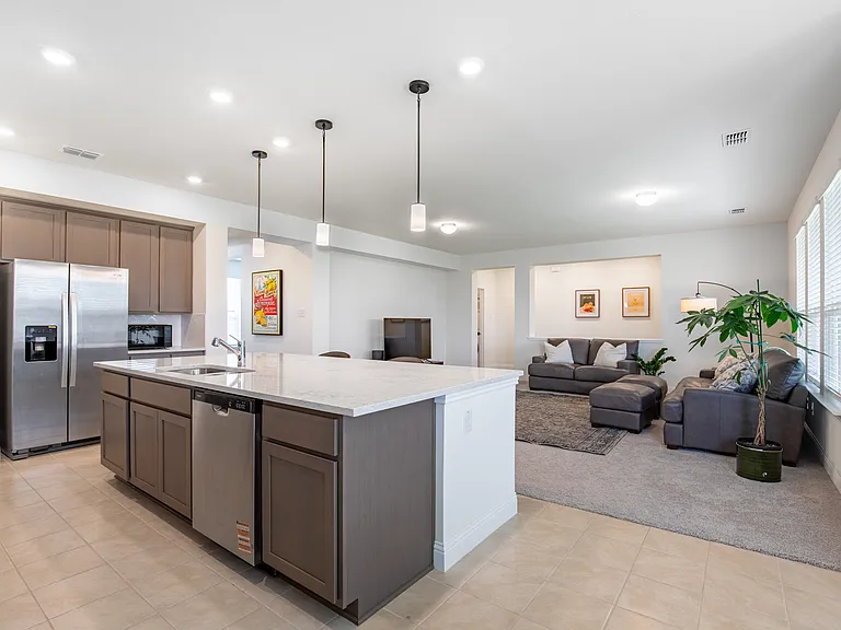715 Parkside Dr — Photo 12