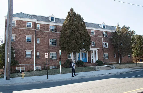 Boulevard Courts Apartments Photo 1