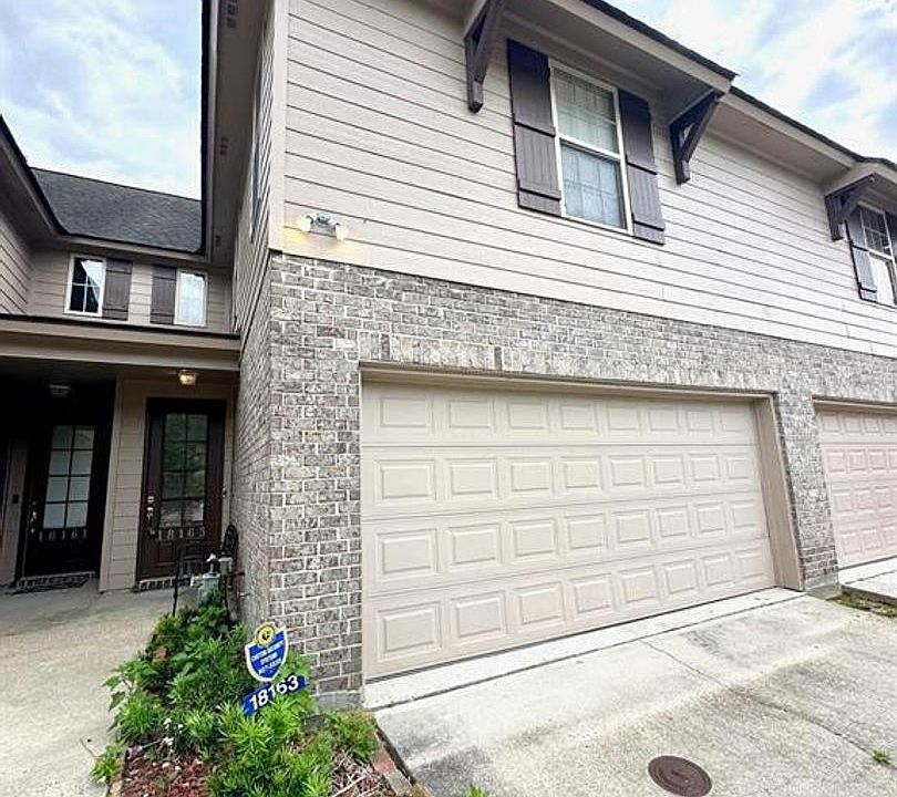 1st image of 18163 Pinehurst Dr