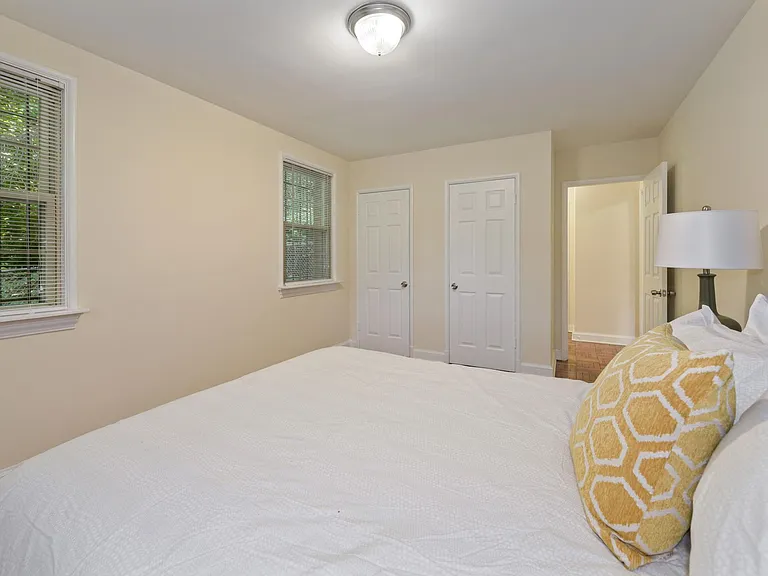2724-40 Porter St NW — Photo 15