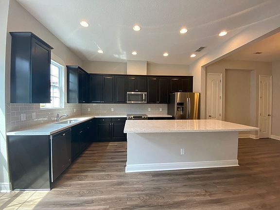 2nd image of 2408 Lobelia Dr