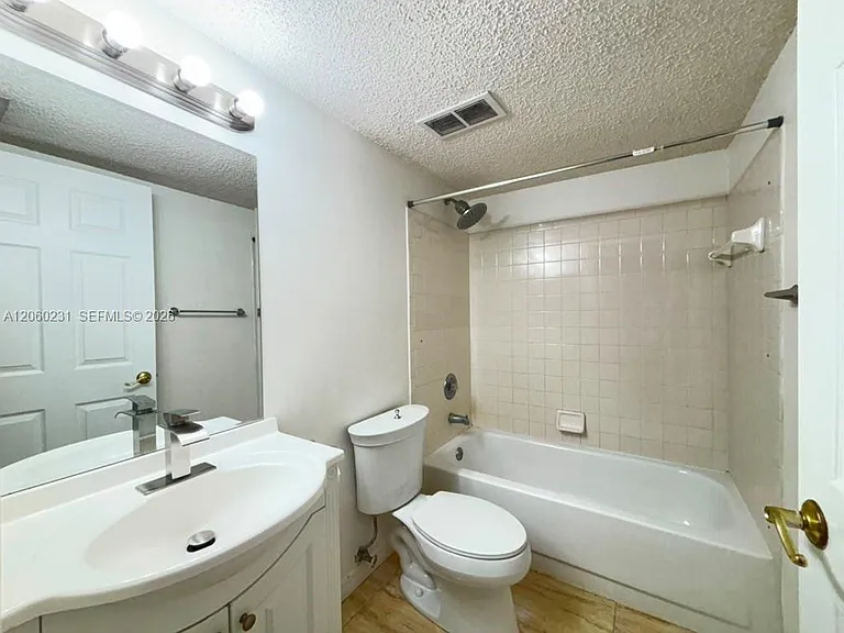 6292 La Costa Dr #H — Photo 10