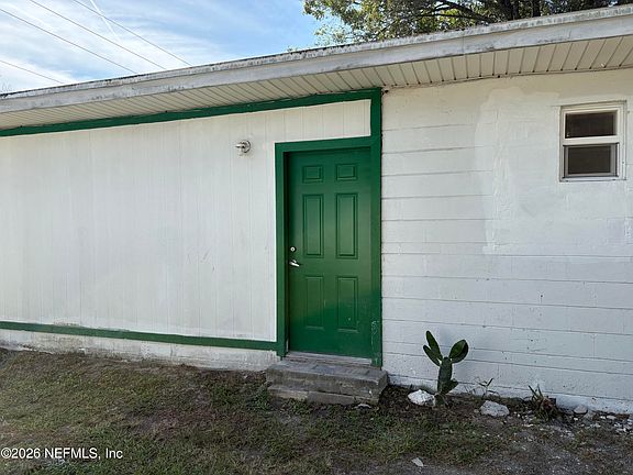4th image of 2344 Rogero Rd