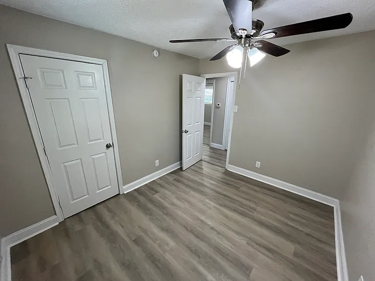 1982 Oak Hill Cir — Photo 10