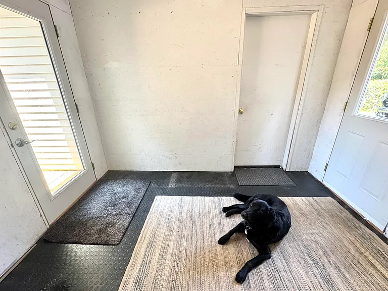 222 S Midvale Blvd — Photo 17