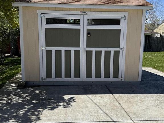 3rd image of 1024 Illinois STREET