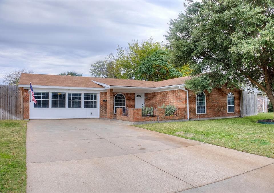 1st image of 636 Pinto Ln