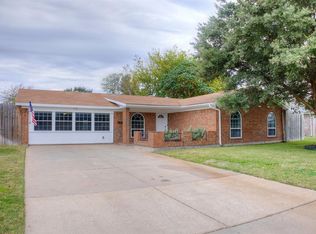 636 Pinto Ln, Saginaw, TX 76179