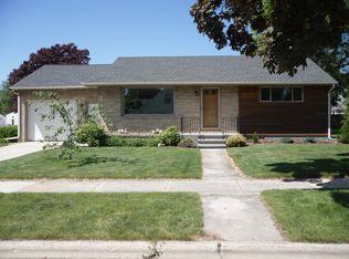 826 26th St, Two Rivers, WI 54241