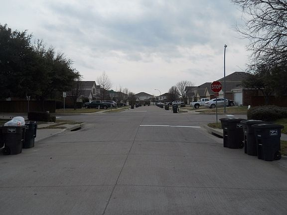 4th image of 4728 Waterford Dr