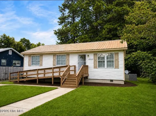112 Poplar Street, Wallace, NC 28466