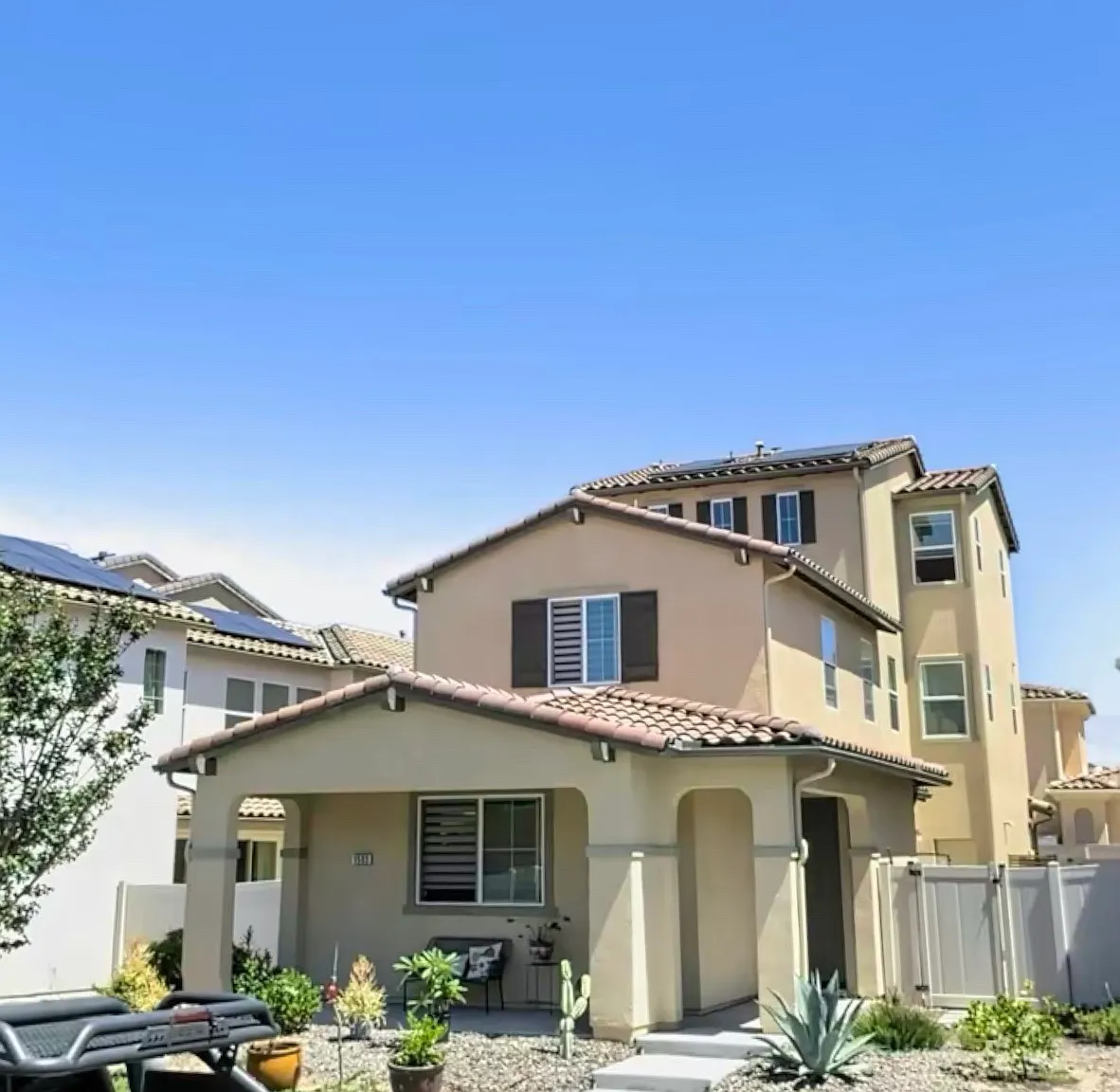 1593 Bath Ave — Photo 1