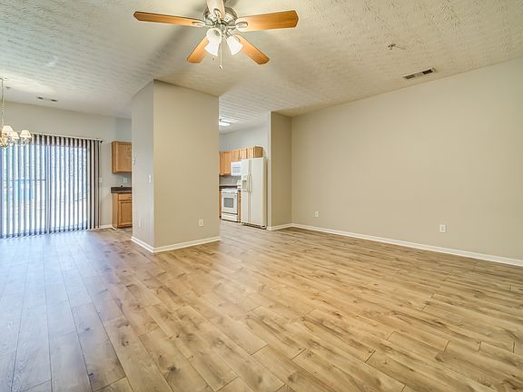 3rd image of 230 Magnolia Leaf Dr