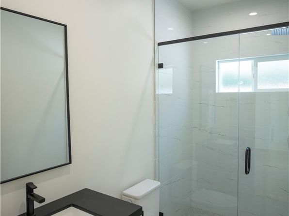 20511 Vose St #20511