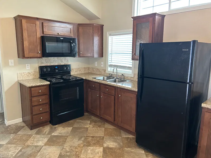 2BR/1BA Modern Tiny Home Cottage - Beau Village — Photo 3